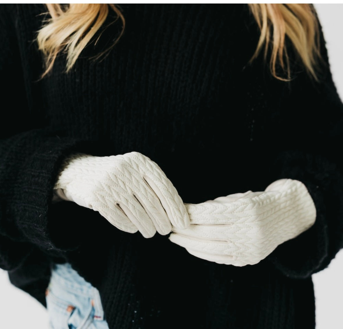 Quilted Smart Touch Gloves – Elegant, Warm & Touchscreen Friendly