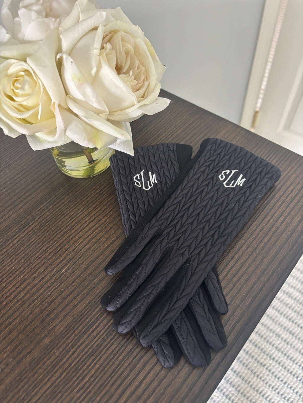 Quilted Smart Touch Gloves – Elegant, Warm & Touchscreen Friendly